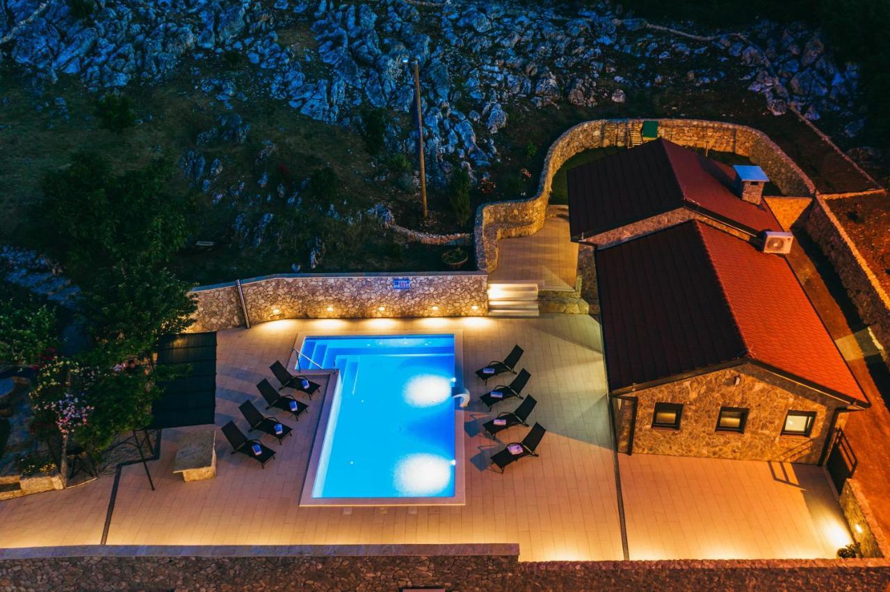 Villa On Stone Velika Čista Exteriör bild