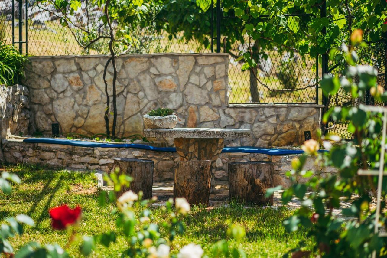 Villa On Stone Velika Čista Exteriör bild