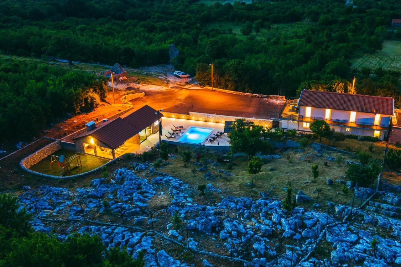 Villa On Stone Velika Čista Exteriör bild